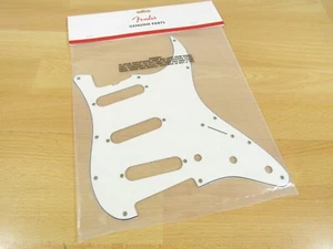 Fender AVRI 65 Stratocaster Pickguard FENDER 11 Hole Truss Adj Strat Global - Picture 1 of 1