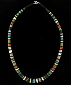 Collar Heishi Multicolor Graduado 24" Por Gerard & Mary L. Calabaza - Imagen 1 de 2