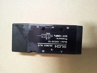 M UND S Pneumatik Ventil 5/2 IG 1/2" pneumatisch schaltbar über 1/8 ET4A410-15-BLCH