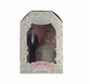 Hallmark Adornos 1997 Barbie y Ken Día de la Boda Conjunto De 2 Coleccionables Navidad - Imagen 1 de 3