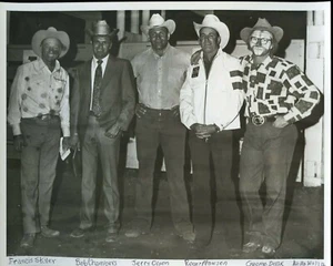 Jerry Olsen,, Bob Chambers, George Doak 8x10 s/w 1950's Rodeo Photo, Walla, WA - Bild 1 von 1