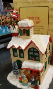Vintage 1980 Enesco Up On The House Top Christmas Animated Music Box - Picture 1 of 6