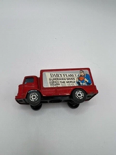 CORGI JUNIORS-LEYLAND TERRIER--DIARIO PLANETA-SUPERMAN --CAMIÓN--ROJO Foto 1 de 4