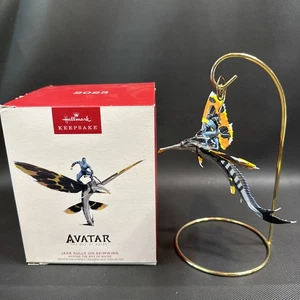 Hallmark Keepsake - Jake Sully sul nuoto - Avatar - 2023 nuovo con scatola - Foto 1 di 7
