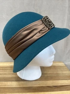 Vintage Fabiani 1920s inspired 100% Wool Felt Short Brim Cloche Hat - Picture 1 of 12