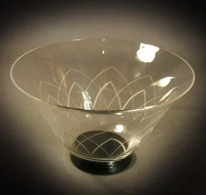 LOVELY SIMON GATE DESIGNED ORREFORS ENGRAVED THOUSAND WINDOWS DISH - Picture 1 of 1