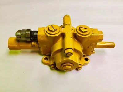 Komatsu Oem Valve Assembly PB6922. Komatsu Nos Nib Valve Assembly PB6922. - Image 1 of 4