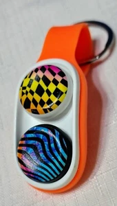 PopSockets PopPuck, Imán de Truco y Juguete Inquieto - Neón Naranja Llavero Clip Divertido  - Imagen 1 de 8