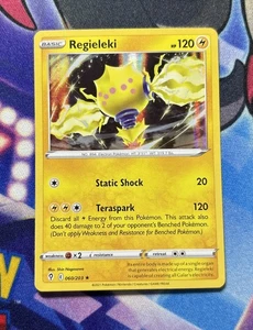 Regieleki 060/203 SWSH07: Evolving Skies Rare Holo - Picture 1 of 2