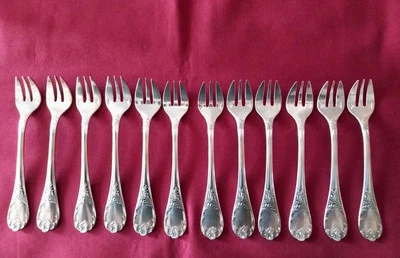 12 Forchette Da Ostriche In Metallo Argentato Christofle Modello Marly - Immagine 1 di 4