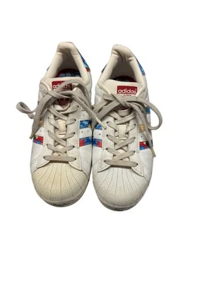 Adidas Superstar Womens Floral Print Sneakers White Red Blue Size 6 ( Preowned) - Image 1 of 4