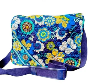 Vera Bradley Indigo Pop Messenger Bag Laptop Crossbody Lined Travel Quilted $100 - Picture 1 of 10