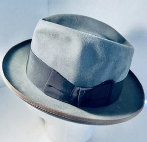 Fedora vintage MCM grigio feltro/lana Dobb’s Fifth Ave taglia 7 1/8 Small’s Lansing MI - Foto 1 di 6