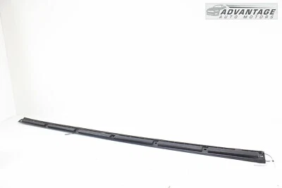 AUDI A3 QUATTRO 2015-2019 PANEL BASCULANTE LATERAL DERECHO MOLDEADO SOPORTE DE RETENCIÓN OEM Foto 1 de 4