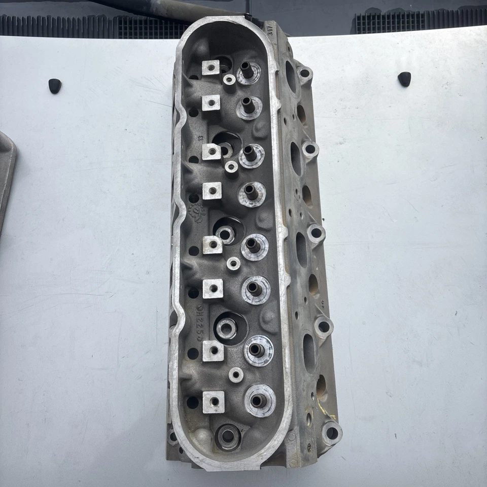 GM 6.0L LS LQ4 LQ9 Cylinder Head 317 Set Genuine OEM - Image 1 of 4