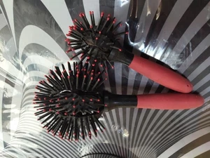 Set 2 volumising hair brushes - Picture 1 of 1