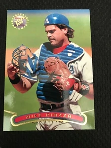 Mike Piazza Catcher for the Dodgers topps studying club card 442 - Picture 1 of 6