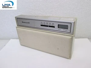 HONEYWELL T8300A1045 MICROELECTRONIC CHRONOTHERM HEAT PUMP THERMOSTAT - Picture 1 of 3