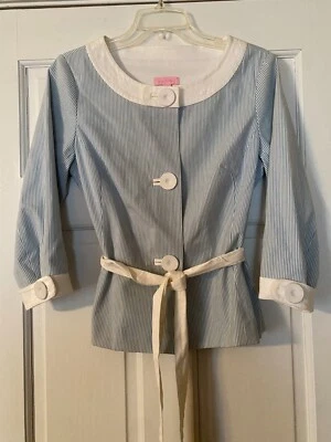 Jaqueta feminina LILLY PULITZER tamanho 6 listrada azul/branco cinto botão forrado frontal - Imagem 1 de 4