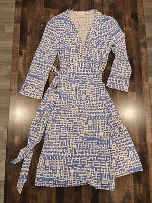 Diane Von Furstenberg DVF Blue and White Silk Dress Size 4 - Image 1 of 4