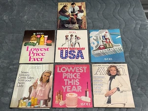 Vintage Lot of 7 Avon Catalog Booklets - Avon Collectors - Foto 1 di 8