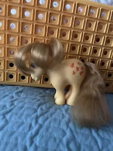 Hasbro My Little Pony “Butterscotch” Flat Foot Pony w/butterflies 1982 - Picture 1 of 5