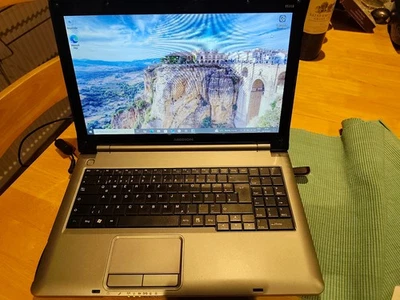 Medion Akoya E5218 4GB Intel T4400 2.2GHz 500GB Win 10 PRO German keyboard - Image 1 of 4