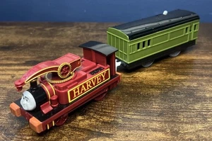 Trackmaster Thomas & Friends "Harvey W/ Coach"  Motorized Train 2006 Tomy - Picture 1 of 7