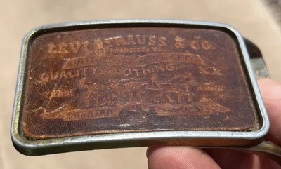 Hebilla de cuero estampada vintage años 70 LEVI STRAUSS & Co San Francisco CA Foto 1 de 4