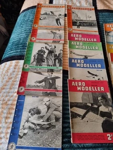 ASSORTED SELECTION OF 17 - VINTAGE 1951-1952 - AERO MODELLER MAGAZINES - Picture 1 of 2