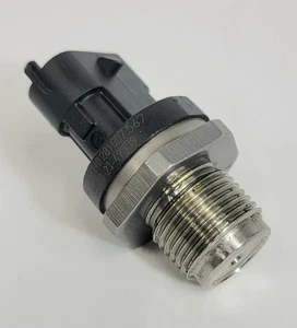 Fuel Injection Fuel Rail Pressure Sensor for Ford 6.7L 11-17 - Picture 1 of 4