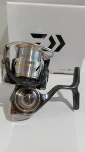 DAIWA 20 LUVIAS FC LT 2000S-XH Spinning Reel USED B - Picture 1 of 6