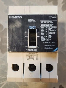 Interruptor de circuito de perno de 3 polos Siemens NGB3B020 20 AMP 25 kA @ 480 voltios - Imagen 1 de 6