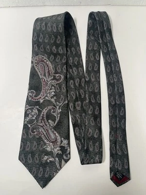 Vtg Henry Grethel Classic Mens Necktie 100% Italian Silk Paisley Green 57”By 4” - Image 1 of 4