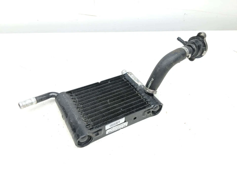 15 Harley Tri Glide Ultra Classic FLHTCUTG Right Side Radiator 26800003F - Image 1 of 4