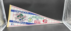 Cincinnati Reds vs Oakland A's 1990 World Series Pennant-type Banner - Bild 1 von 2