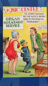EIN BAMFORTH COMIC POSTKARTE 70er Jahre ORGELERSATZDIENST MUSIKZENTRUM FF 028 - Bild 1 von 2