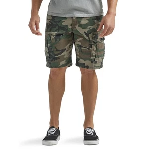 Mens Green Camo Wrangler Stretch Cargo Shorts size 48/10" Inseam - Picture 1 of 5
