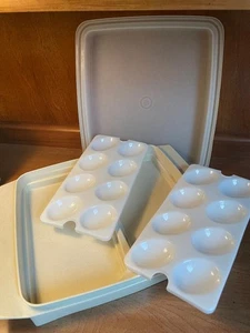 Vintage TUPPERWARE 4 Stück Teufel Eierhalter Träger Tablett Behälter 723 - Bild 1 von 3