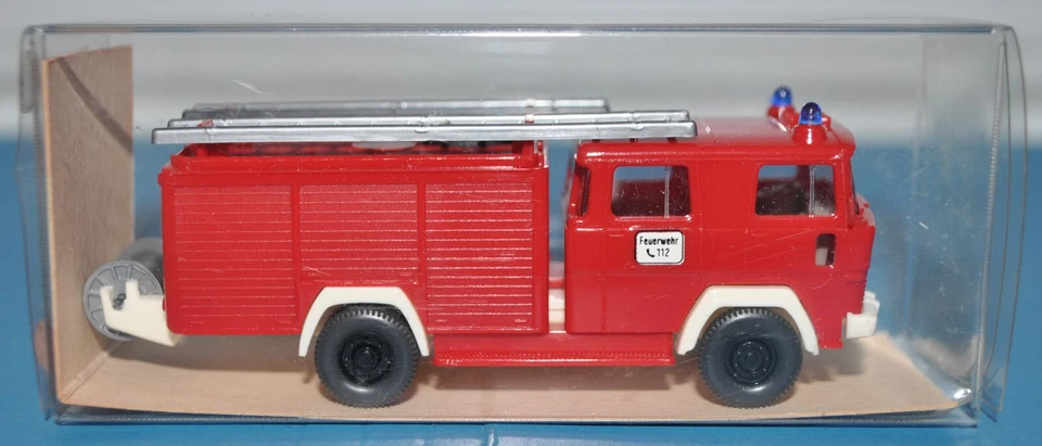 Wiking 20610 (610/37) Magirus LF 16 Fire Ladder Truck (Red) -NEW w/Box - Image 1 of 4