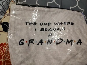 Bolso de maquillaje The One Where I Become A Grandma - Imagen 1 de 3