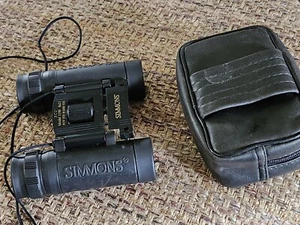 Simmons SCL Compact Binoculars Model 1156 8 x 21 FOV 372 ft 1000 Yards - Picture 1 of 8