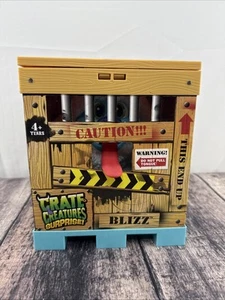 MGA Entertainment CRATE CREATURES Blizz White Monster 2017 FUNZIONANTE - Foto 1 di 10