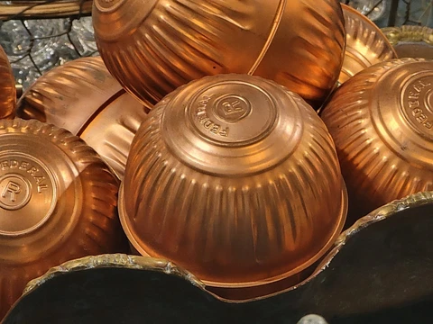 One (1) Vintage Federal  R Copper Toilet Float Ball 4"x5" Lot Avail. NOS Cover