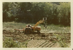 PHOTO ANCIENNE - VINTAGE SNAPSHOT - TRACTEUR TRAVAIL CHAMPS CAMPAGNE PAYSAN 4 - Picture 1 of 1