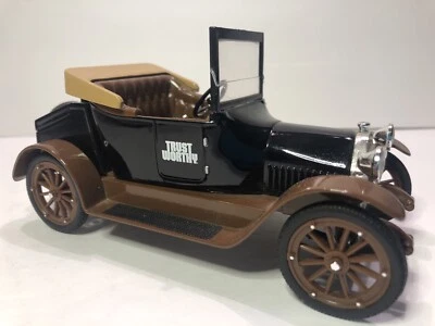 Liberty 1914 Studebaker Roadster con bota y neumático de repuesto trasero digno de confianza Foto 1 de 4