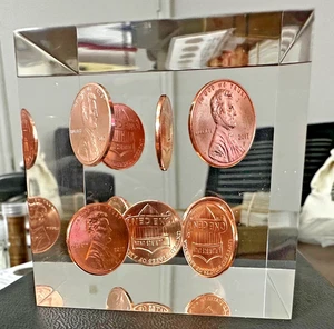 2017 P Gem Uncirculated RED Lincoln Cents Acrylic Cube With Box Paperweight NICE - Picture 1 of 5