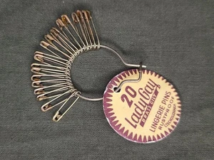 Vintage 30er / 40er Jahre Lady Gay 20 Dessous Pins Tschechoslowakei NOS Verschluss Antik - Bild 1 von 6