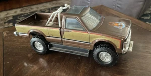 Vintage ERTL The FALL GUY Colt 1/16 1982 GMC Sierra Pickup Truck Metal Die-Cast - Picture 1 of 7