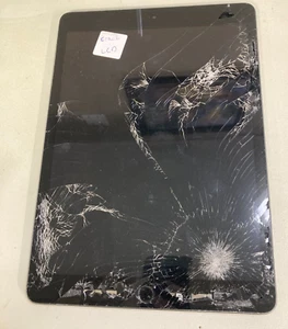 Apple iPad 7th Gen - 128GB - Wi-Fi Only - A2197 Space Gray Cracked - Picture 1 of 4
